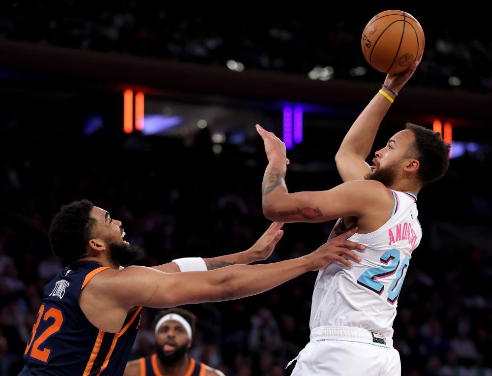 判在场上的 判在场上的