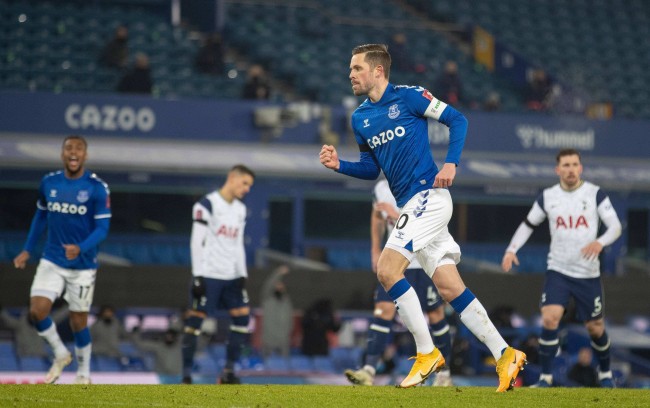 落后于红牛 落后于红牛