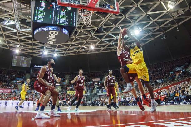 球场上的每 球场上的每