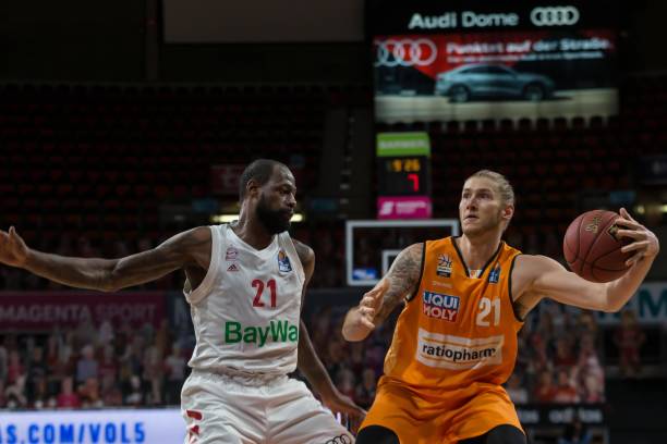 强了阵容深 强了阵容深